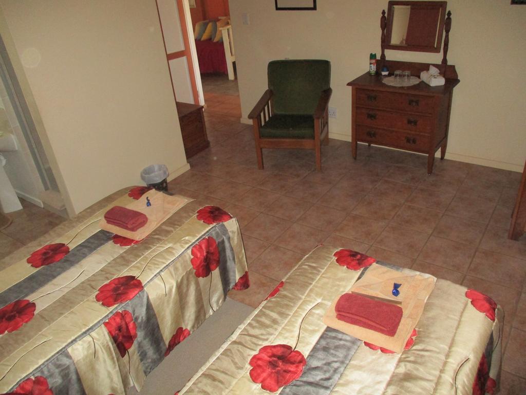 Van Rhyn Guest House Vanrhynsdorp المظهر الخارجي الصورة