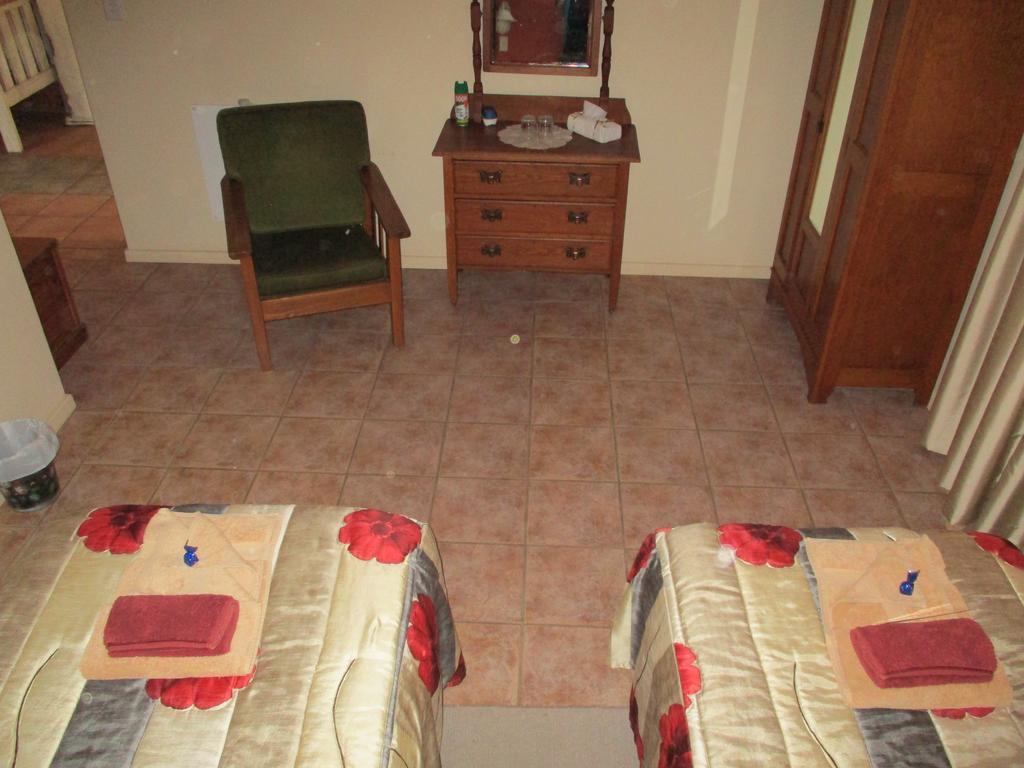 Van Rhyn Guest House Vanrhynsdorp المظهر الخارجي الصورة