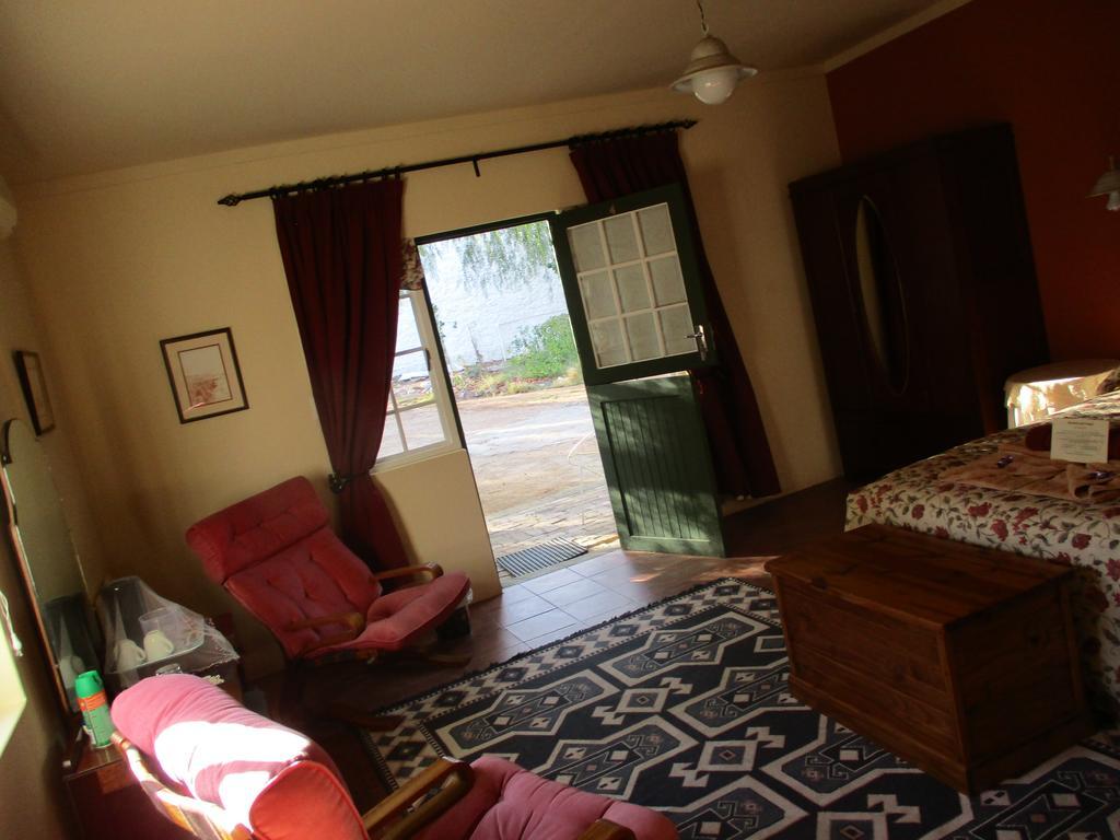 Van Rhyn Guest House Vanrhynsdorp المظهر الخارجي الصورة