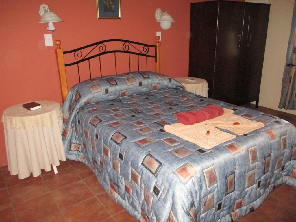 Van Rhyn Guest House Vanrhynsdorp المظهر الخارجي الصورة