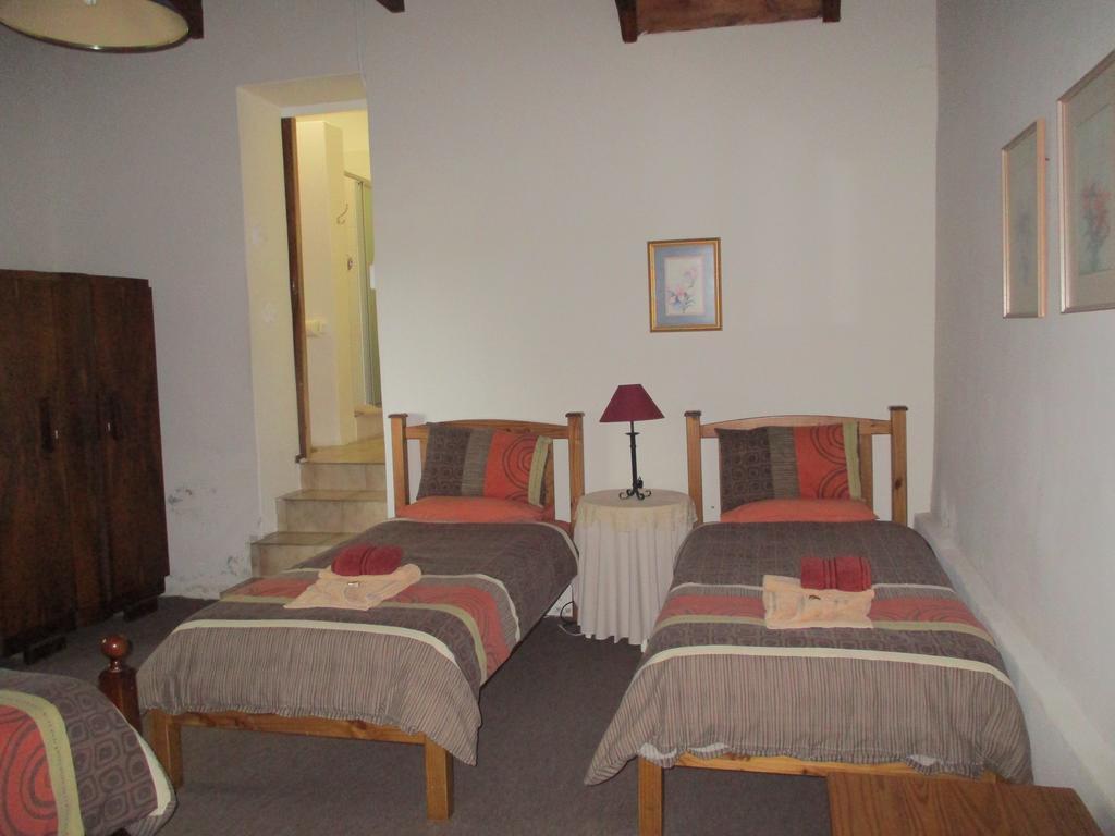 Van Rhyn Guest House Vanrhynsdorp المظهر الخارجي الصورة
