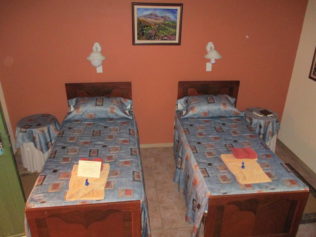 Van Rhyn Guest House Vanrhynsdorp المظهر الخارجي الصورة