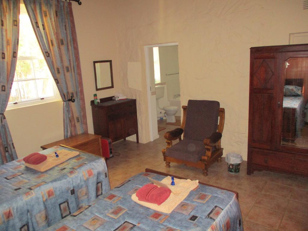 Van Rhyn Guest House Vanrhynsdorp المظهر الخارجي الصورة