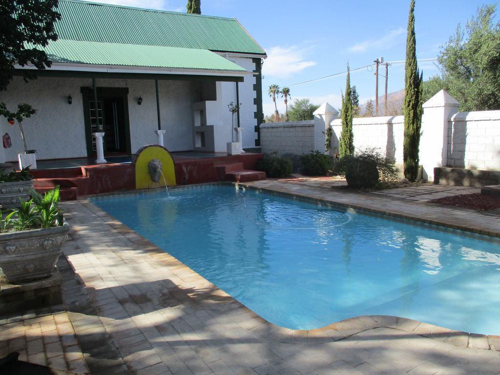 Van Rhyn Guest House Vanrhynsdorp المظهر الخارجي الصورة